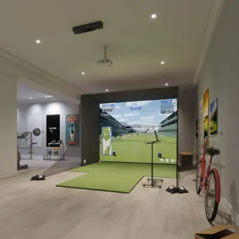 Rain or Shine Golf Uneekor EYE XR SwingBay
